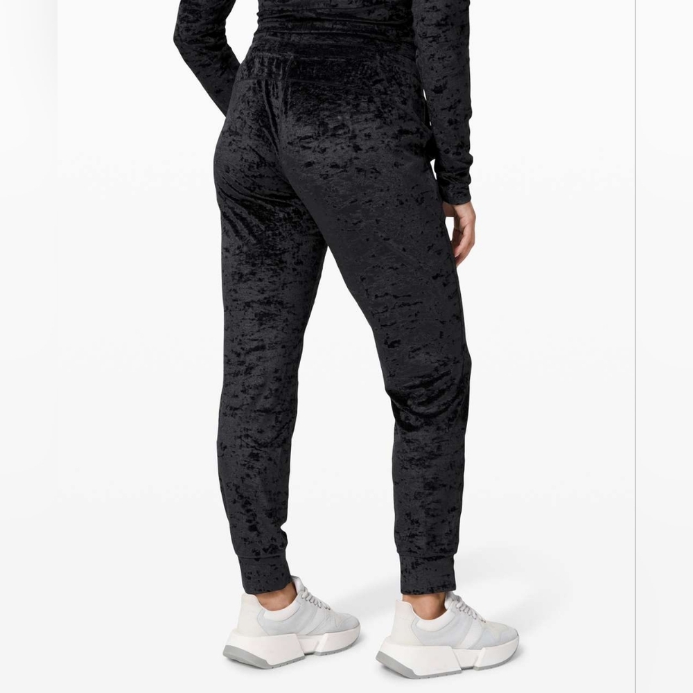 Lululemon Athletica Ready to Crush Top & Bottom Set Velvet Jogger Size 2